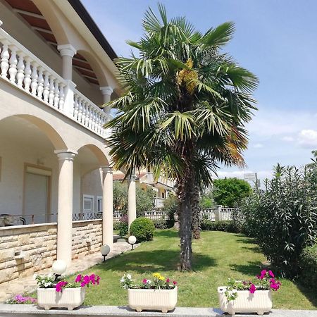 Apartments Rose Пореч Экстерьер фото
