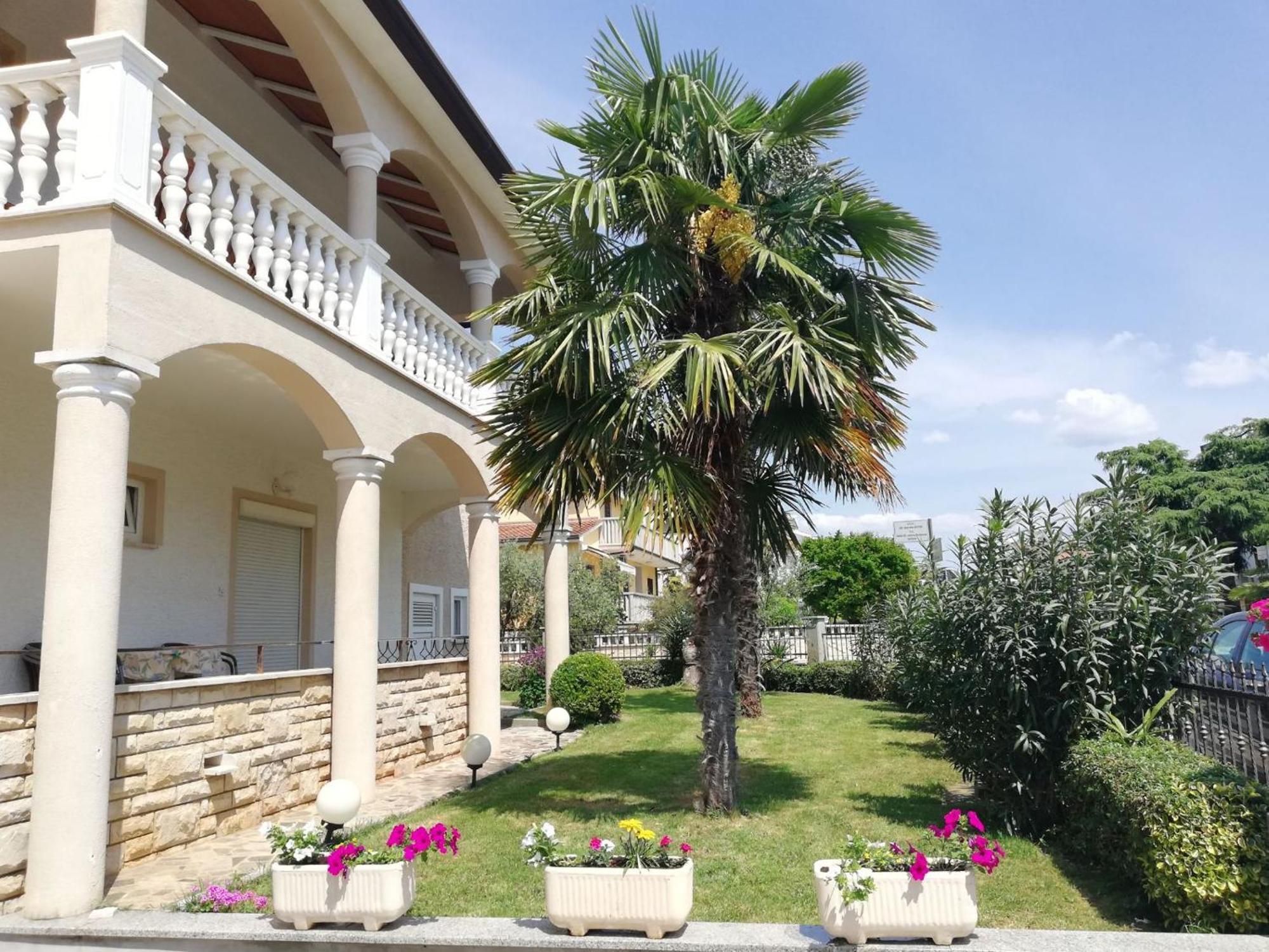 Apartments Rose Пореч Экстерьер фото